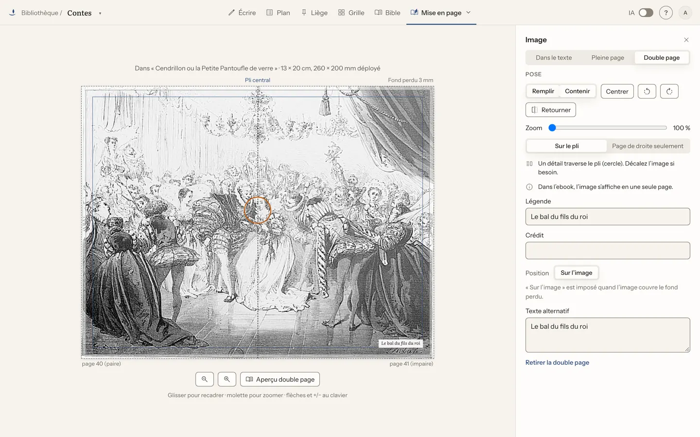 Une gravure posée en double page dans les Contes de Perrault, livre d’exemple : le pli, le cadre des marges et le fond perdu de 3 mm en pointillé.